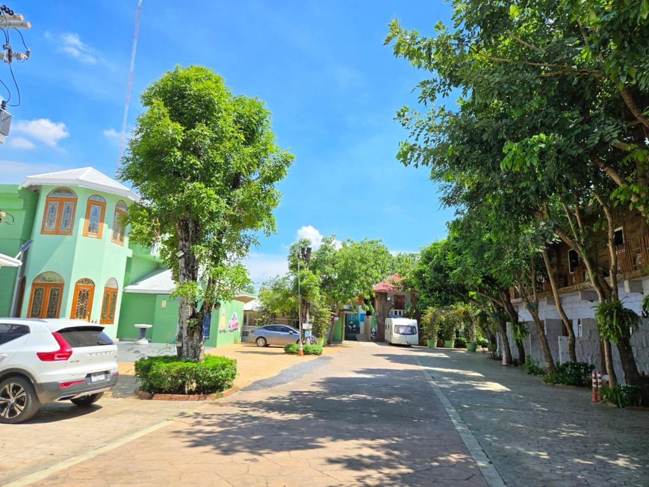 Suwanna Riverside Chai Nat Buitenkant foto